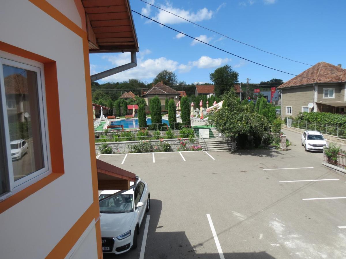 Pensiunea Cetina Brad  Exterior foto